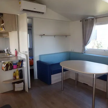 Mobile Au Camping Le Neptune Campsite *